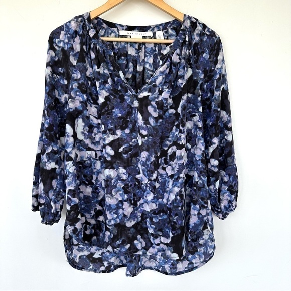 Max Studio flowy top with v-neckline & 3/4 length  raglan sleeves, in 💯 silk - Picture 1 of 10